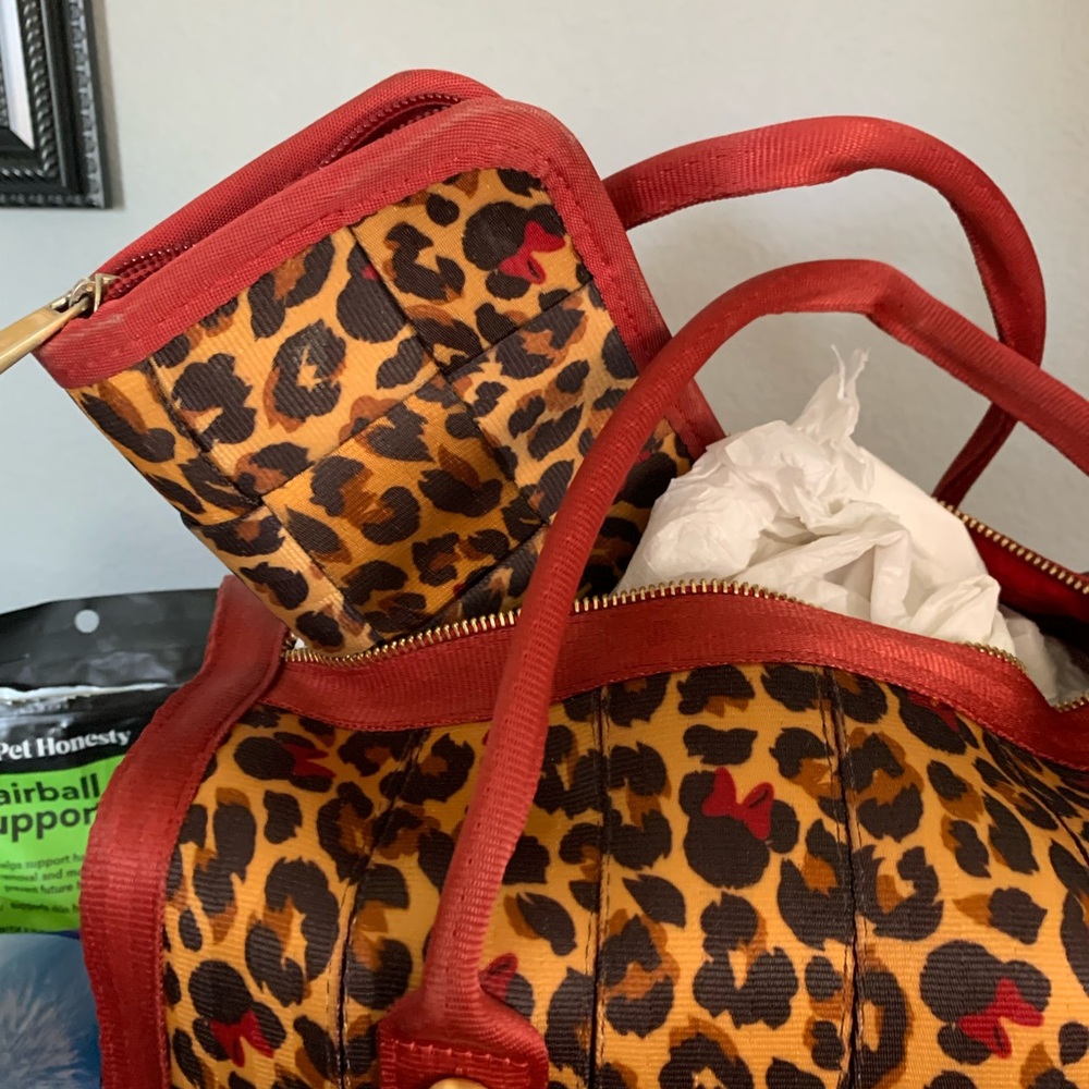 Disney Minnie Mouse Harvey’s Seatbelt Purse and Wallet